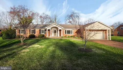 166 Hawthorne Dr, Winchester, VA 22601
