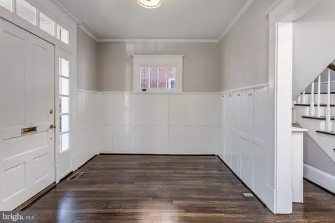 Entry Way - 444 N Braddock St, Winchester, VA 22601 photo 1 of 13