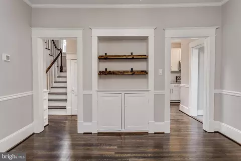 Entry Way - 444 N Braddock St, Winchester, VA 22601 photo 5 of 13