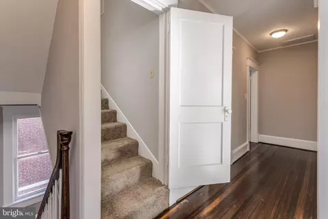 Entry Way - 444 N Braddock St, Winchester, VA 22601 photo 9 of 13