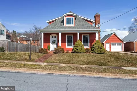 428 Briarmont Dr, Winchester, VA 22601