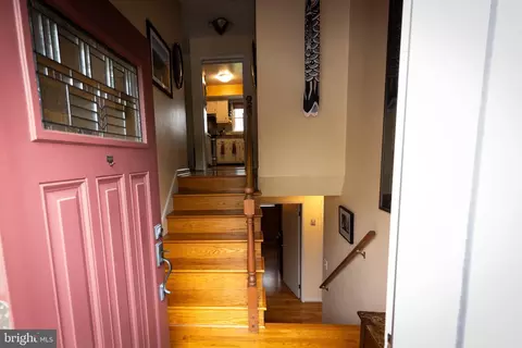 Entry Way - 516 Barr Ave, Winchester, VA 22601 photo 1 of 5