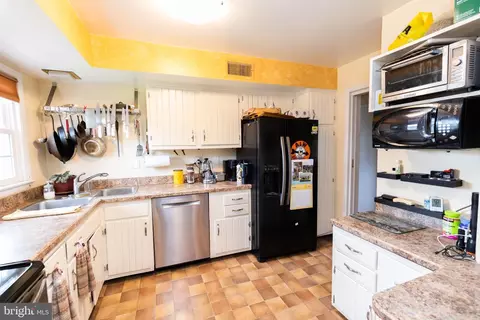 Kitchen - 516 Barr Ave, Winchester, VA 22601 photo 1 of 3