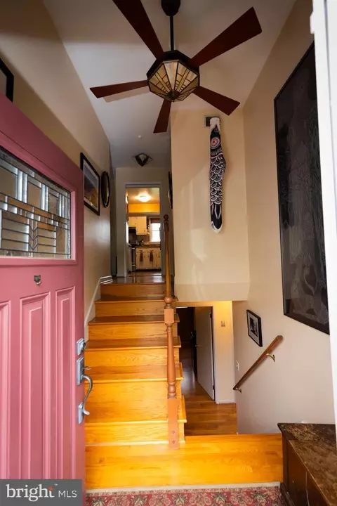 Entry Way - 516 Barr Ave, Winchester, VA 22601 photo 3 of 5