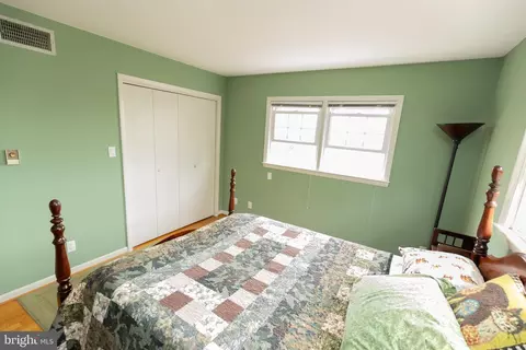Bedroom - 516 Barr Ave, Winchester, VA 22601 photo 6 of 8