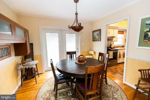 Dining - 516 Barr Ave, Winchester, VA 22601 photo 1 of 3