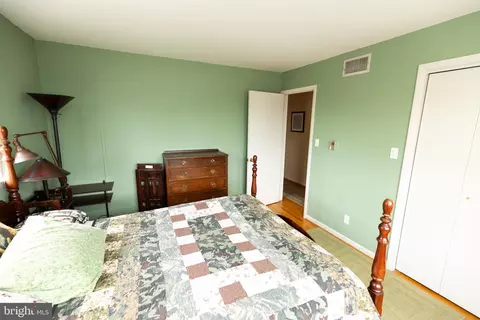 Bedroom - 516 Barr Ave, Winchester, VA 22601 photo 7 of 8