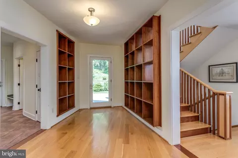 Entry Way - 1321 Vanceright Cir, Winchester, VA 22601 photo 2 of 9