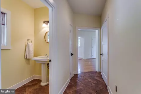 Entry Way - 1321 Vanceright Cir, Winchester, VA 22601 photo 4 of 9