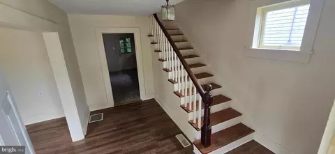 Entry Way - 18 E Hart St, Winchester, VA 22601 photo 1 of 8