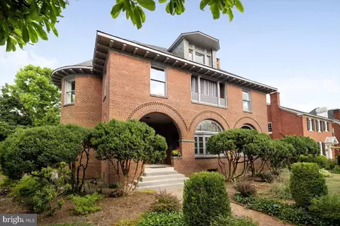 202 S Washington St, Winchester, VA 22601