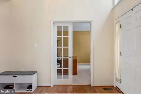 Entry Way - 914 Wayne Dr, Winchester, VA 22601 photo 4 of 6