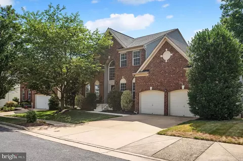 Exterior - 914 Wayne Dr, Winchester, VA 22601 photo 2 of 8