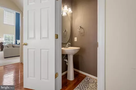 Entry Way - 914 Wayne Dr, Winchester, VA 22601 photo 5 of 6