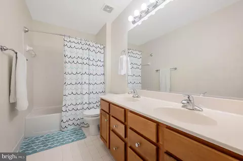 Bath - 914 Wayne Dr, Winchester, VA 22601 photo 4 of 4