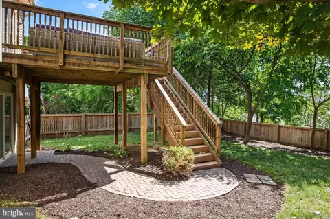 Exterior - 914 Wayne Dr, Winchester, VA 22601 photo 6 of 8