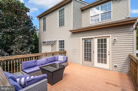 Exterior - 914 Wayne Dr, Winchester, VA 22601 photo 4 of 8