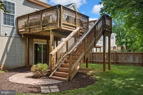 Exterior - 914 Wayne Dr, Winchester, VA 22601 photo 5 of 8