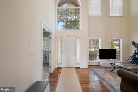 Entry Way - 914 Wayne Dr, Winchester, VA 22601 photo 1 of 6