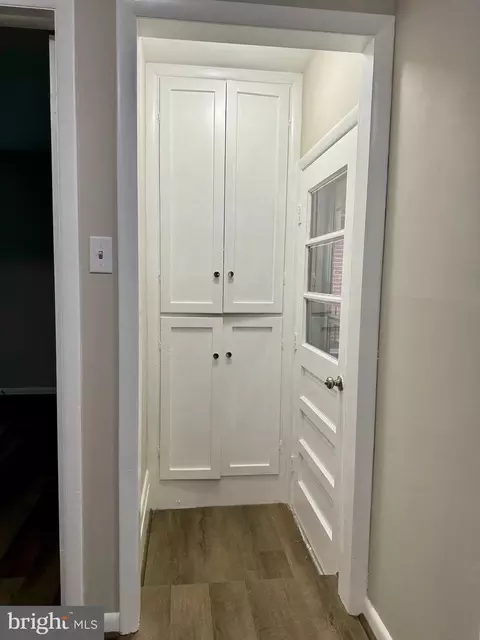 Entry Way - 1512 S Braddock St, Winchester, VA 22601 photo 3 of 5