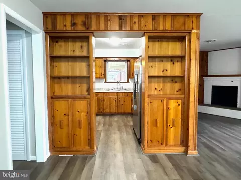 Entry Way - 1512 S Braddock St, Winchester, VA 22601 photo 1 of 5