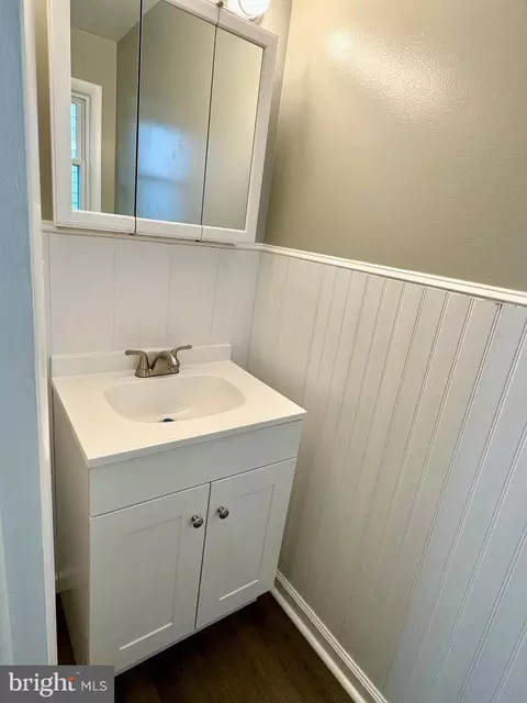 Bath - 1512 S Braddock St, Winchester, VA 22601 photo 1 of 2