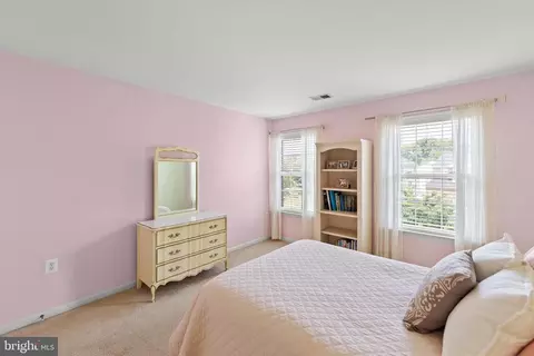 Bedroom - 918 Wayne Dr, Winchester, VA 22601 photo 6 of 9