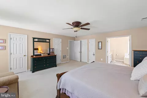 Bedroom - 918 Wayne Dr, Winchester, VA 22601 photo 3 of 9