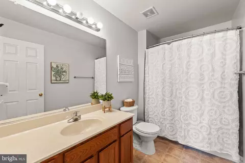 Bath - 918 Wayne Dr, Winchester, VA 22601 photo 1 of 1
