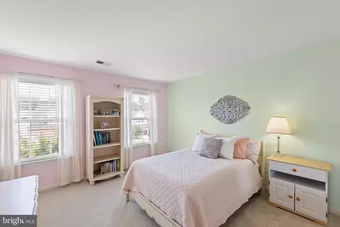 Bedroom - 918 Wayne Dr, Winchester, VA 22601 photo 5 of 9