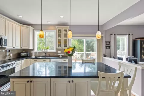 Kitchen - 918 Wayne Dr, Winchester, VA 22601 photo 4 of 4