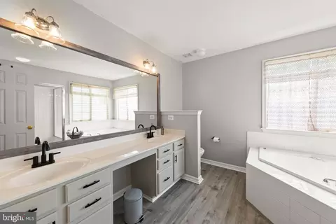 Entry Way - 918 Wayne Dr, Winchester, VA 22601 photo 3 of 5