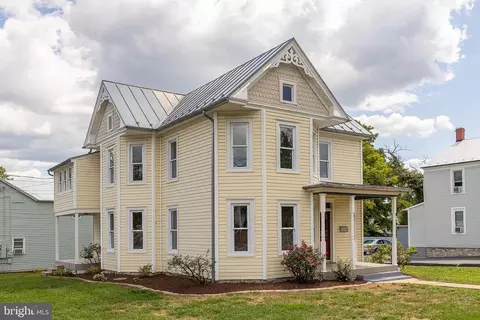 802 S Braddock St, Winchester, VA 22601