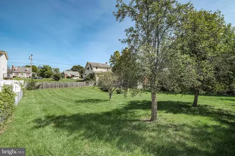 1043 Woodland Ave, Winchester, VA 22601
