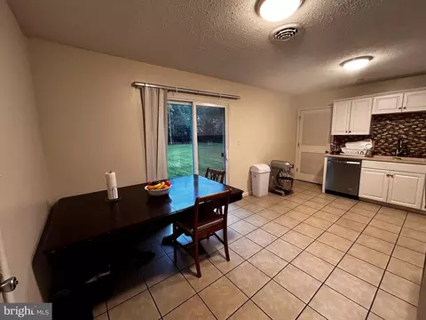 Kitchen - 121 Summit Ave, Winchester, VA 22601 photo 4 of 4