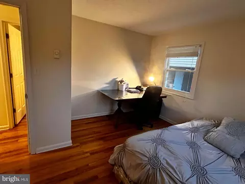 Bedroom - 121 Summit Ave, Winchester, VA 22601 photo 2 of 5