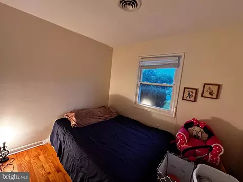 Bedroom - 121 Summit Ave, Winchester, VA 22601 photo 3 of 5