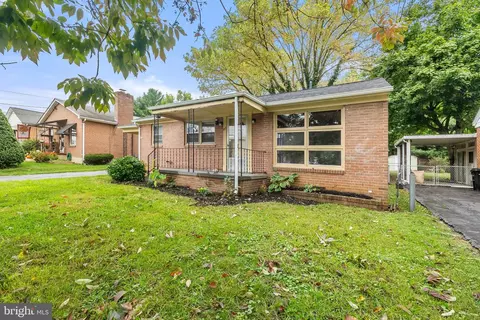 137 Fox Dr, Winchester, VA 22601 photo 4