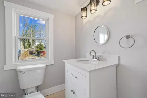 Bath - 127 E Germain St, Winchester, VA 22601 photo 2 of 2
