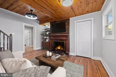 Living - 127 E Germain St, Winchester, VA 22601 photo 1 of 1
