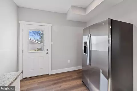 Entry Way - 127 E Germain St, Winchester, VA 22601 photo 4 of 5