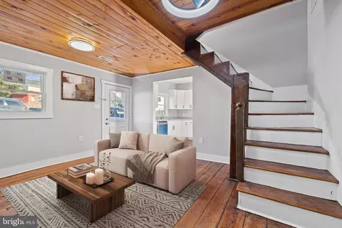 Entry Way - 127 E Germain St, Winchester, VA 22601 photo 1 of 5