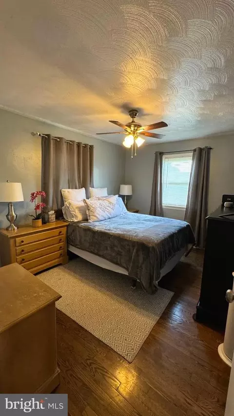Bedroom - 125 Fox Dr, Winchester, VA 22601 photo 2 of 5