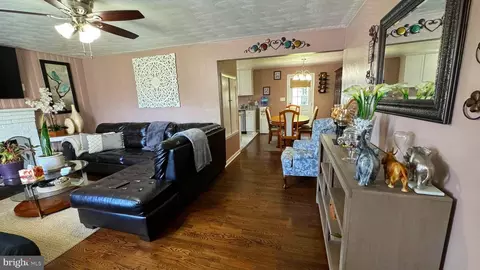 Entry Way - 125 Fox Dr, Winchester, VA 22601 photo 3 of 6