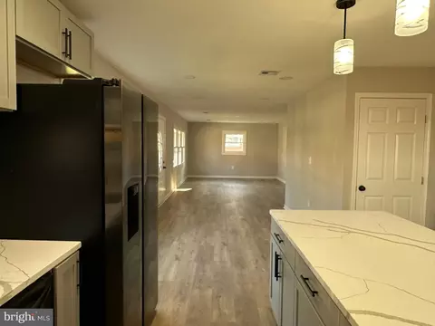 Entry Way - 105 Christopher Dr, Winchester, VA 22601 photo 2 of 2
