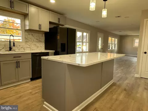 Kitchen - 105 Christopher Dr, Winchester, VA 22601 photo 4 of 6