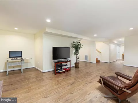214 Walker St, Winchester, VA 22601 photo 26