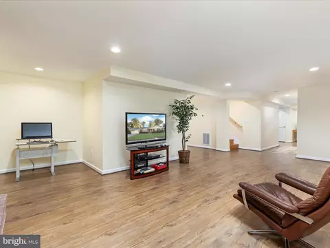 214 Walker St, Winchester, VA 22601 photo 25