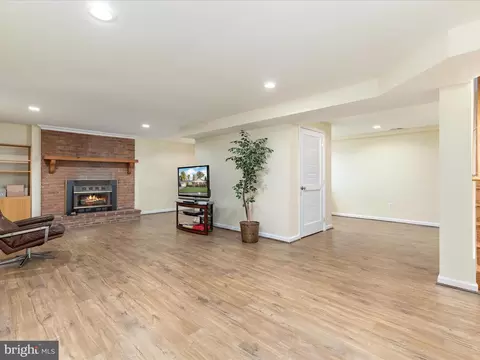 214 Walker St, Winchester, VA 22601 photo 27