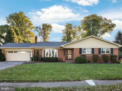 214 Walker St, Winchester, VA 22601